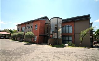 444 m² Office Space in Randpark Ridge