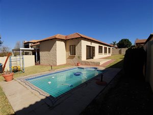 3 Bed House in Thatchfield