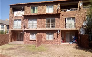 2 Bedroom House in Karen Park