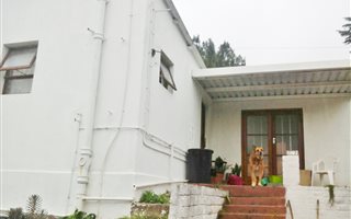 2 Bedroom Garden Cottage in Parsons Hill