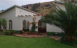 4 Bedroom House in Olifantshoek