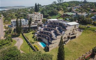 3 Bedroom Apartment in Blythedale Beach