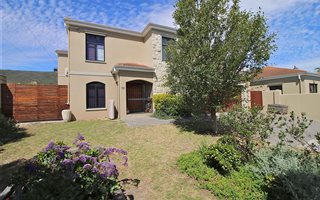 3 Bedroom House in Plattekloof