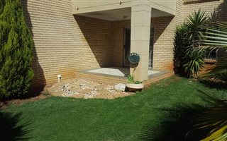2 Bedroom Townhouse in Moreleta Park