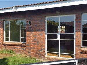 2 Bed Townhouse in Krugersdorp Central