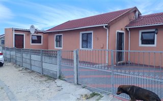 2 Bedroom House in Langa