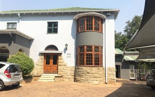 384 m² Commercial space in Saxonwold