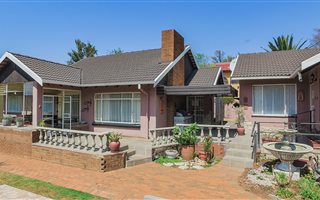 5 Bedroom House in Mondeor