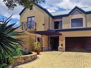 4 Bed Cluster in Douglasdale