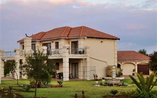 6 Bedroom House in Grootfontein Estate