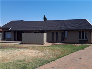 4 Bed House in Miederpark