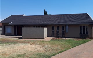 4 Bedroom House in Miederpark