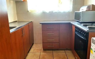 3 Bedroom House in Brackenham