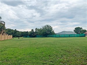 1045 m² Land available in Westlake Estate