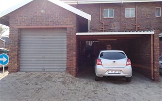 2 Bedroom Townhouse in Birchleigh