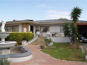 4 Bed House in De Zoete Inval