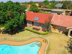 4 Bed House in Brackenhurst