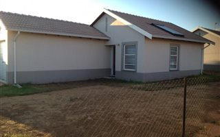2 Bedroom House in Raceway