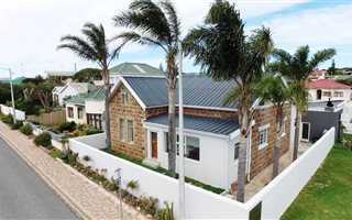 6 Bedroom House in Mossel Bay