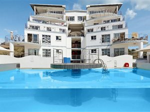 2 Bed Apartment in Riviera