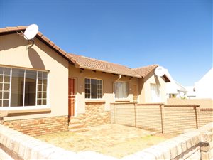 2 Bedroom Townhouse in Kosmosdal