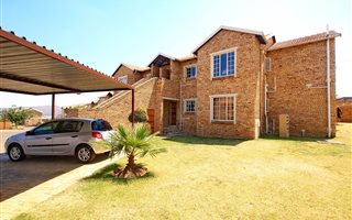 3 Bedroom Apartment in Radiokop