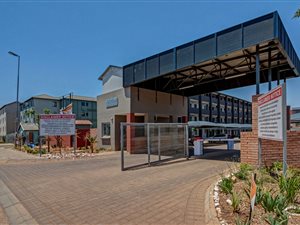 2 Bed Apartment in Mofolo South