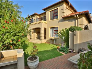 3 Bed Cluster in Bromhof