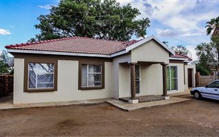 7 Bedroom House in Diamant Park