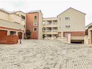 3 Bedroom Penthouse in Greenstone Hill