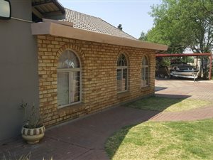 3 Bed House in General Alberts Park