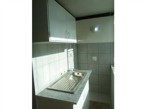 Bachelor apartment in Lombardy East