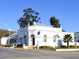 5 Bed House in Uniondale