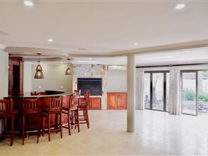 5 Bed House in Beacon Bay