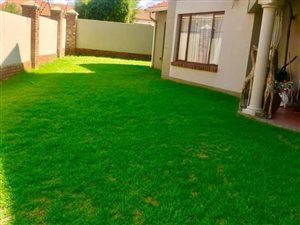 2 Bed Townhouse in Mondeor