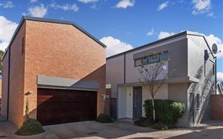 4 Bedroom Townhouse in Baileys Muckleneuk