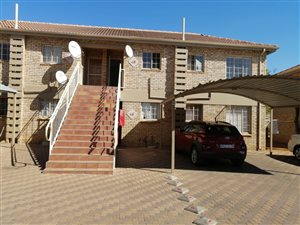 2 Bed House in Helikon Park