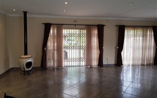 4 Bedroom House in Olivedale
