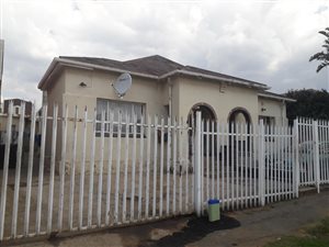 7 Bed House in La Rochelle
