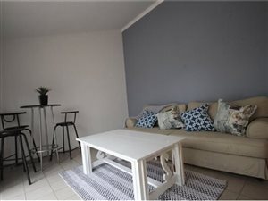 1 Bed Garden Cottage in Westdene
