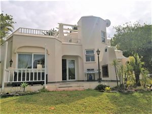 3 Bed Townhouse in Palm Beach