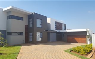 5 Bedroom House in Midstream Ridge Estate