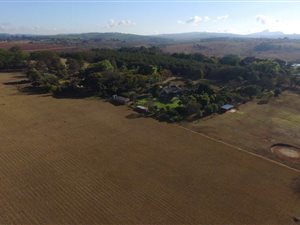 1.4 ha Land available in White River AH