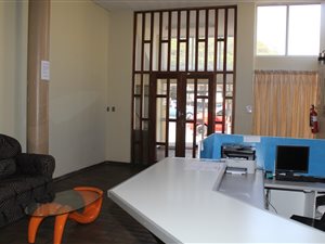 571 m² Office Space in White River Central