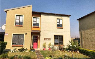 3 Bedroom Duplex in Waterval East
