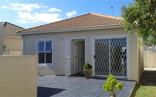 2 Bedroom House in Sunningdale