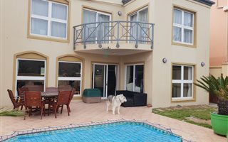 4 Bedroom Townhouse in Hout Bay and surrounds