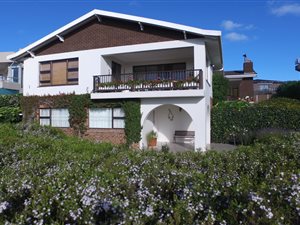 4 Bed House in Langebaan Central