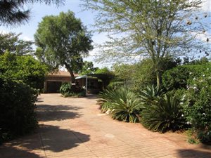 1300 m² Commercial space in Lyttelton Manor