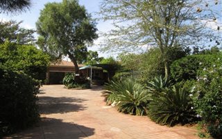 1300 m² Commercial space in Lyttelton Manor